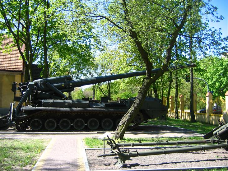 Pion  2S7 Pion  Piwonia -radziecka armata sa... - Armata_samobiezna_2S7_Pion 2S7 Pion...a armata samobieżna kalibru 203 mm.jpg